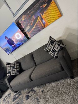 * Like New * Ashley Furniture 1pc modular sofa ( Free Delivery )