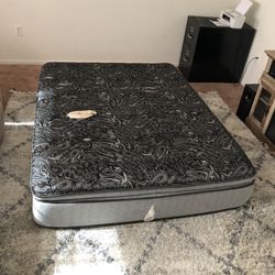 Queen size pillow top mattress