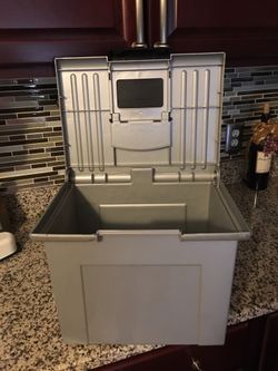 Portable filing cabinet
