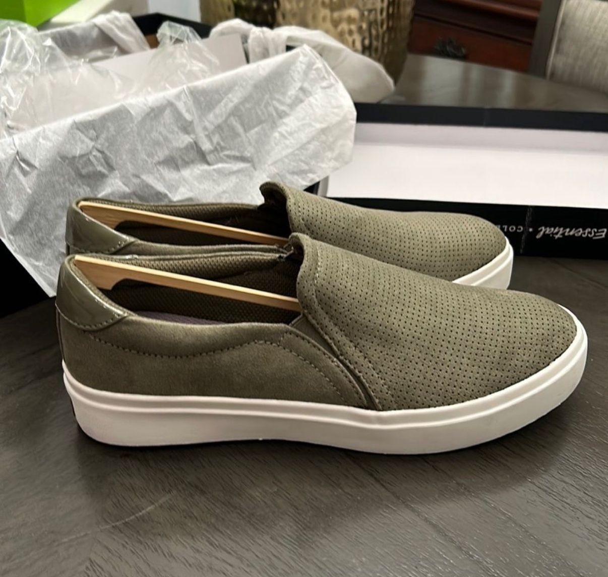 New In Box Dr Scholls Madison Slip On Laceless Fashion Sneaker