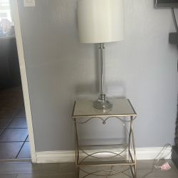 Mesita Con Su Lámpara 