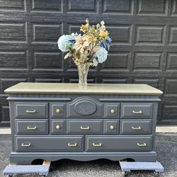Buffet        Dresser