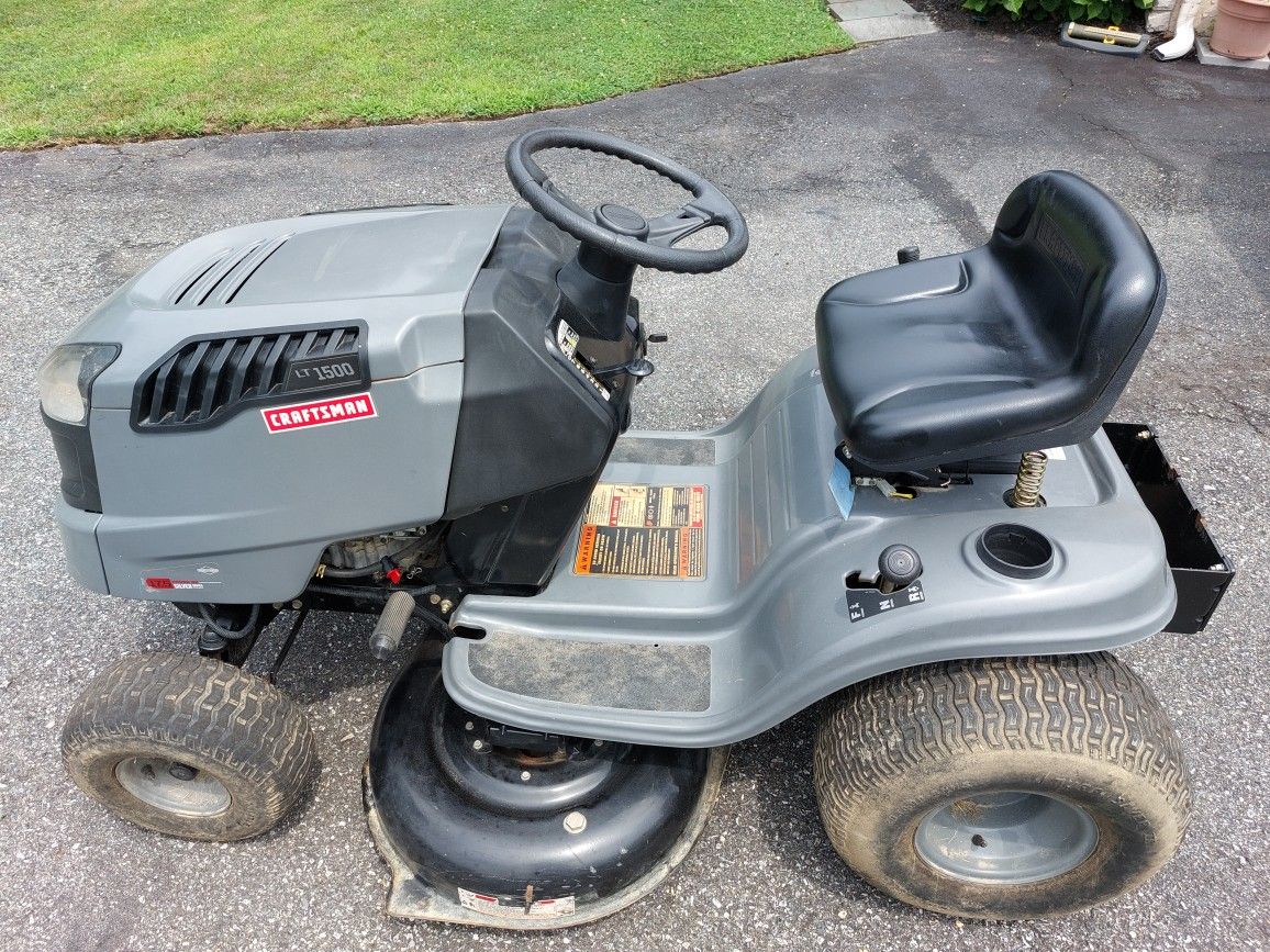 Craftsman LT 1500 Riding Mower 17.5 Hp