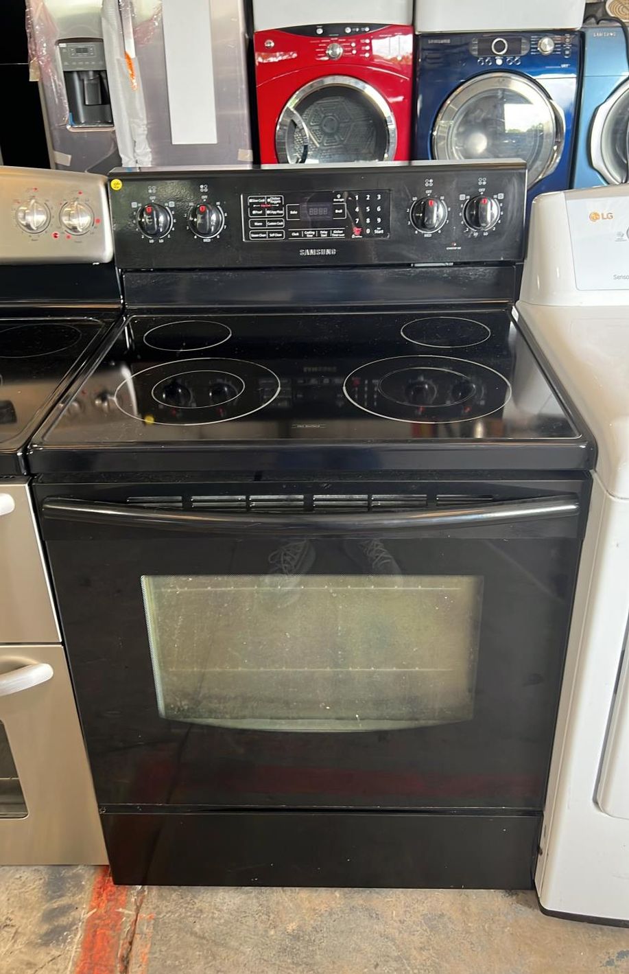 Samsung Glass top Stove/Oven Black With Digital Display