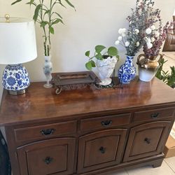 Buffet Table Dinning 