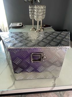 Aluminum tool box
