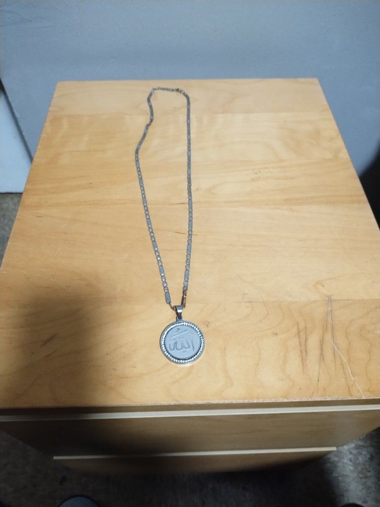 Channel Silver Chain