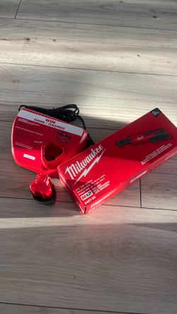 Milwaukee, M12 3/8 ratchet kit