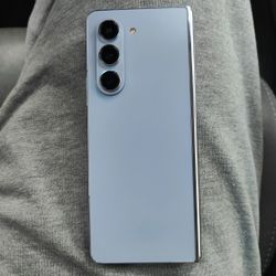 Z Fold 5 (Icy blue) • 256 GB • T MOBILE & Metro   (Price Is Firm)  