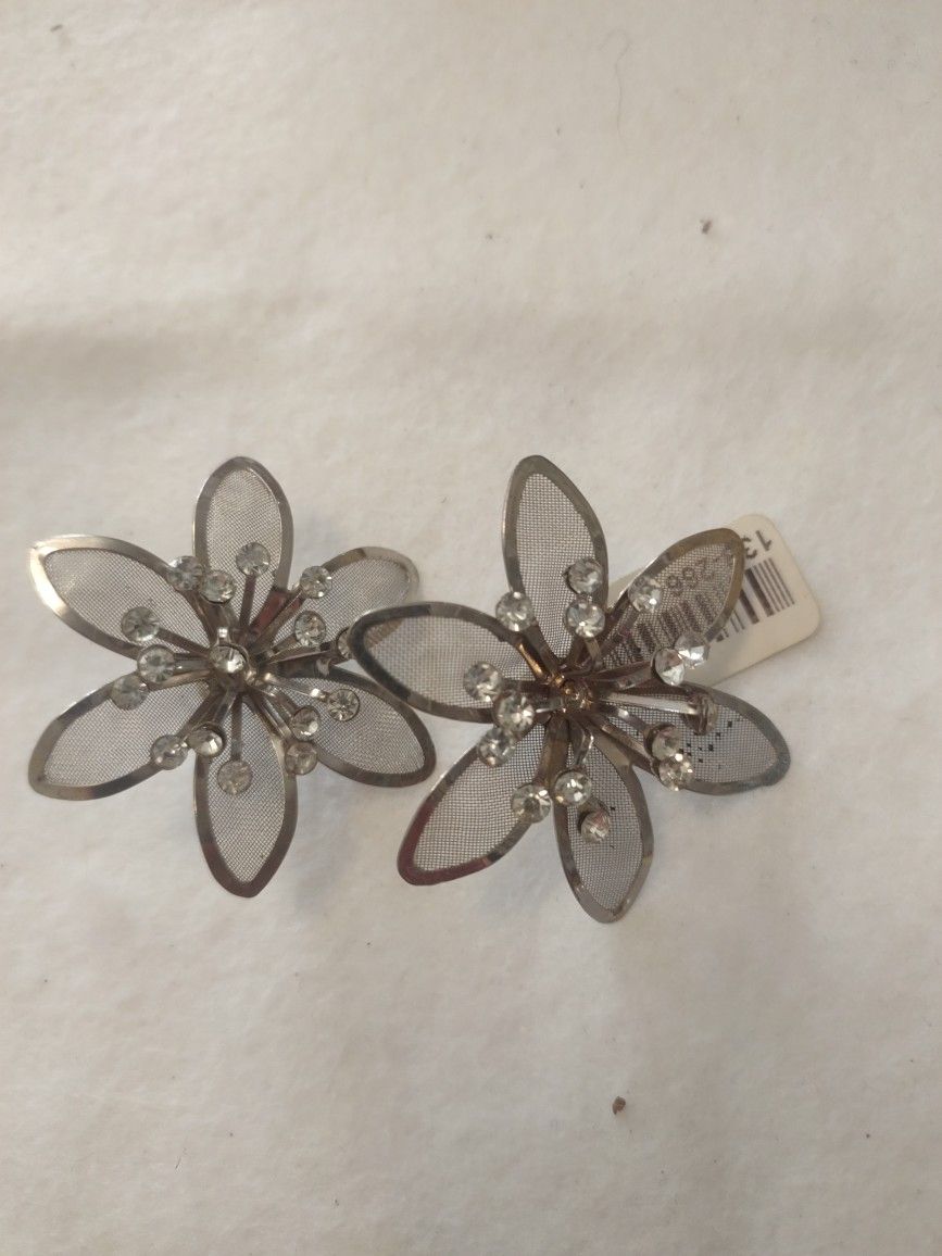 Silver Tone Vintage Flower Post Earrings
