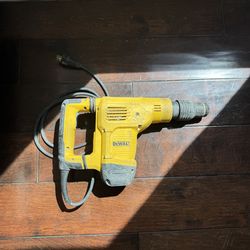 Dewalt Chipping Hammer D25810