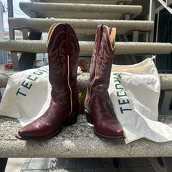 Tecovas / The Annie / Scarlet / 8 / B-Average