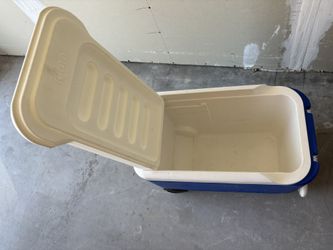 Cooler With Wheels