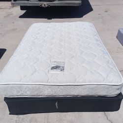 Full Size Mattress And Box Spring 