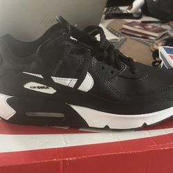 Nike air max shoes 7y