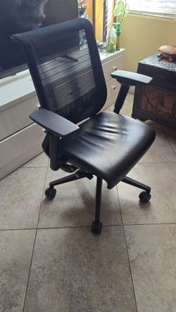 Steelcase Think premium office chair