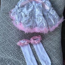 $15🏷️ Adorable Silver And Pink Tutu  