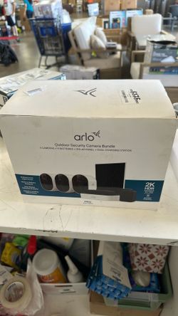 Arlo outdoor security camera bundle solar or battery powered
