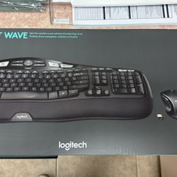 Computer Wireless keyboard W/ Wireless Mouse