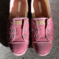 Women’s Converse Sz. 8.5