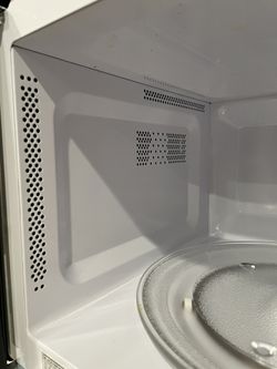 Black N Decker Microwave Oven [Move-out Sale] for Sale in Issaquah, WA -  OfferUp