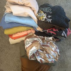 Women's/Juniors Hoodies And Sweatshirts