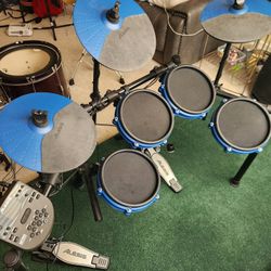 Alesis Nitro Mesh Drum Kit
