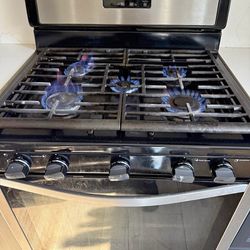 Whirlpool 30” Freestanding Gas Range