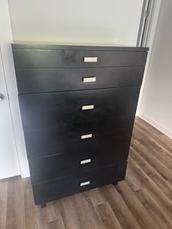 2 dressers