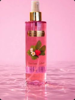 Ella Classic Strawberry Fields Body Mist 240ml