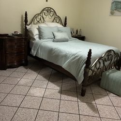 Queen Size Bedroom Set