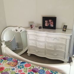 Disney Princess full size bedroom set