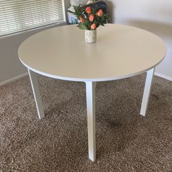 IKEA VIHALS Round Table (42”)