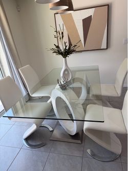 Dining set with 4 chairs