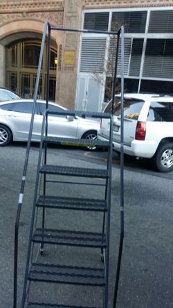 8 ft tall ladder for stock bussisness