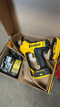 DEWALT 20V MAX Cordless Battery Powered Pruner (TOOL ONLY)