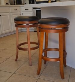 Set of 2 Wooden swivel barstools