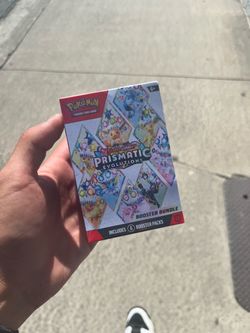 Pokémon Scarlet & Violet Prismatic Evolutions Booster Bundle