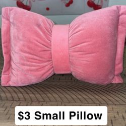 Small Bow Pillow $3 