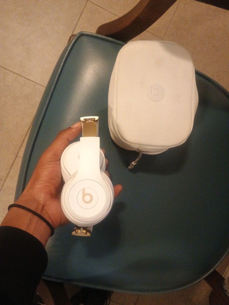 Beats Solo 4