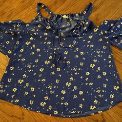 Like New Sienna Sky Summer Open Shoulder Floral Women’s Top - Small 