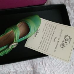Raine Just The Right Shoe Treads