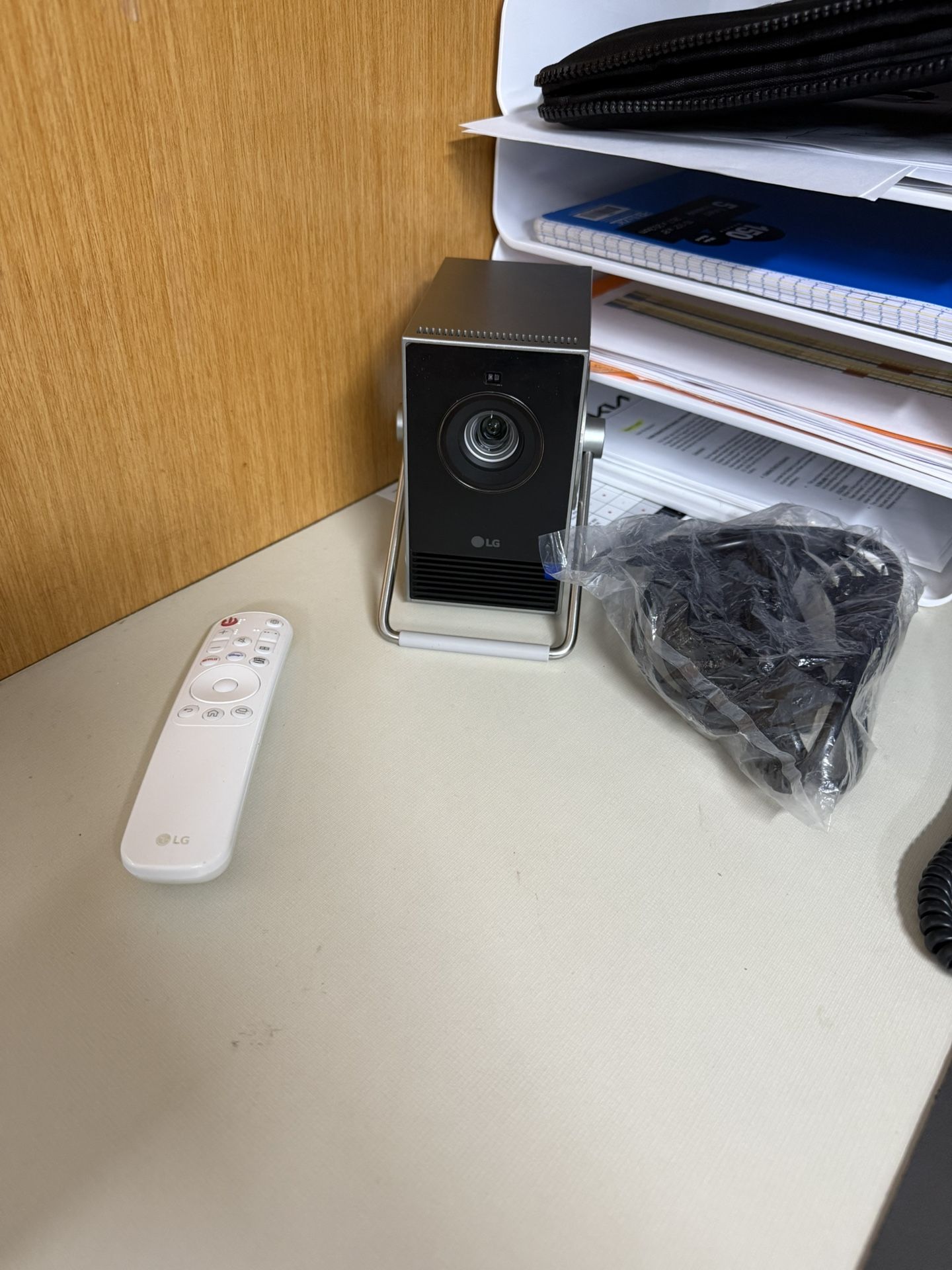 LG Cine Beam Q