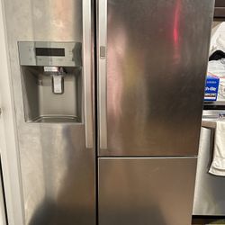 Kenmore Side By Side Door Refrigerator 