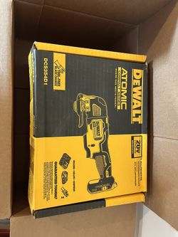 DEWALT ATOMIC 20V MAX Cordless Brushless Oscillating Multi Tool with (1) 20V 2.0Ah Battery and Charger