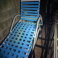 Pool Side Lounge Chairs 