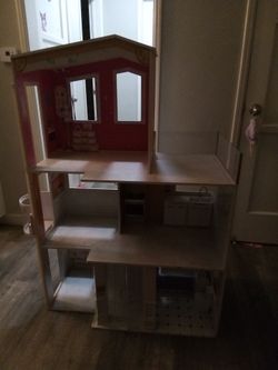 Rainbow high doll house