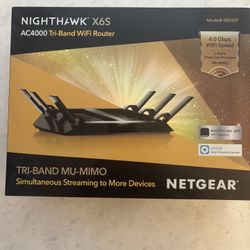 R8000P — Nighthawk X6S AC4000 Tri Band WiFi Router