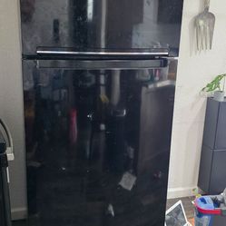 Fridge/ microwave/ stove