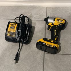 Dewalt Impact Driver Kit 